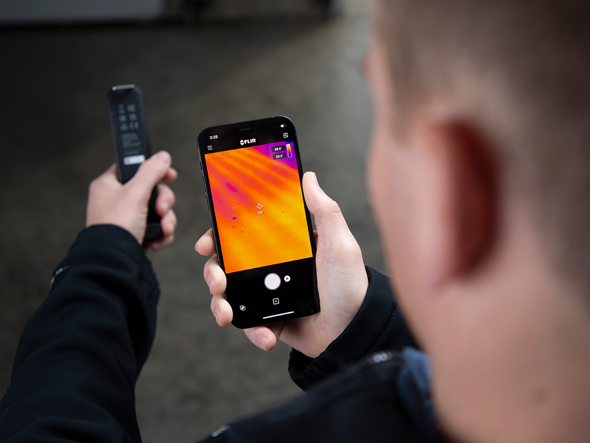 FLIR ONE Edge_heated floors.jpg