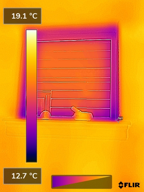 FLIR_EDGE_window leaks.jpg